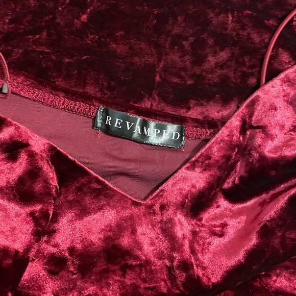 Revamped red velvet slip dress - Picture 2 of 2